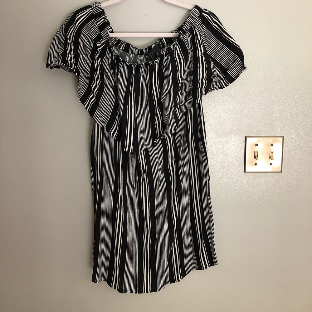 Forever 21 size small off shoulder dress